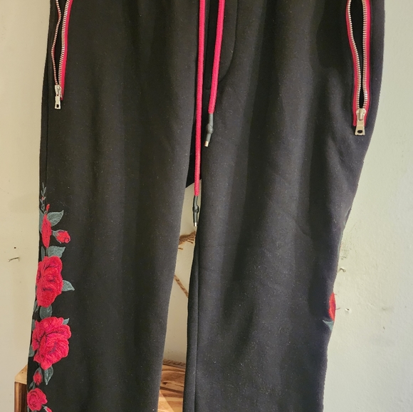Forever 21 sweat set Rose logo XL joggers L hoody Black & Red new no tags washed - Picture 12 of 15